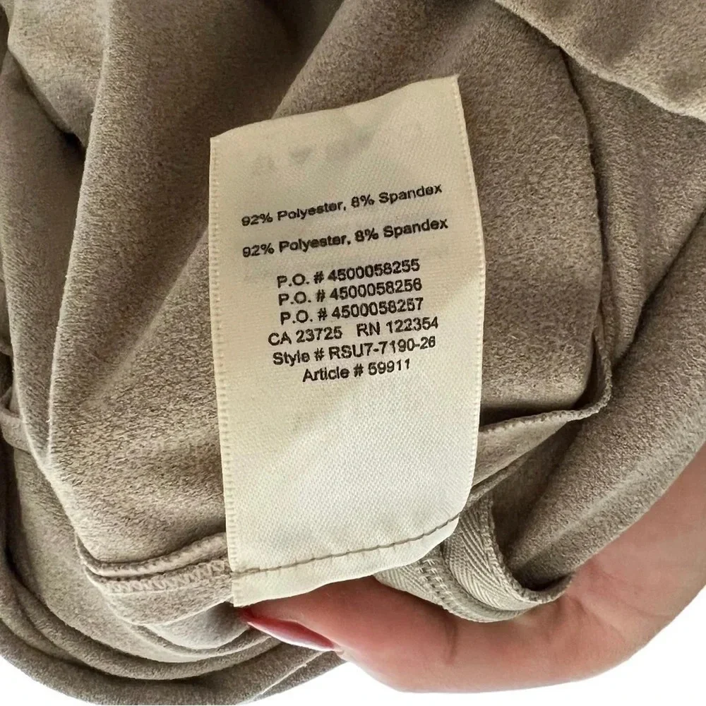 Wilfred Free Aritzia • Vegan Suede Lis Skirt